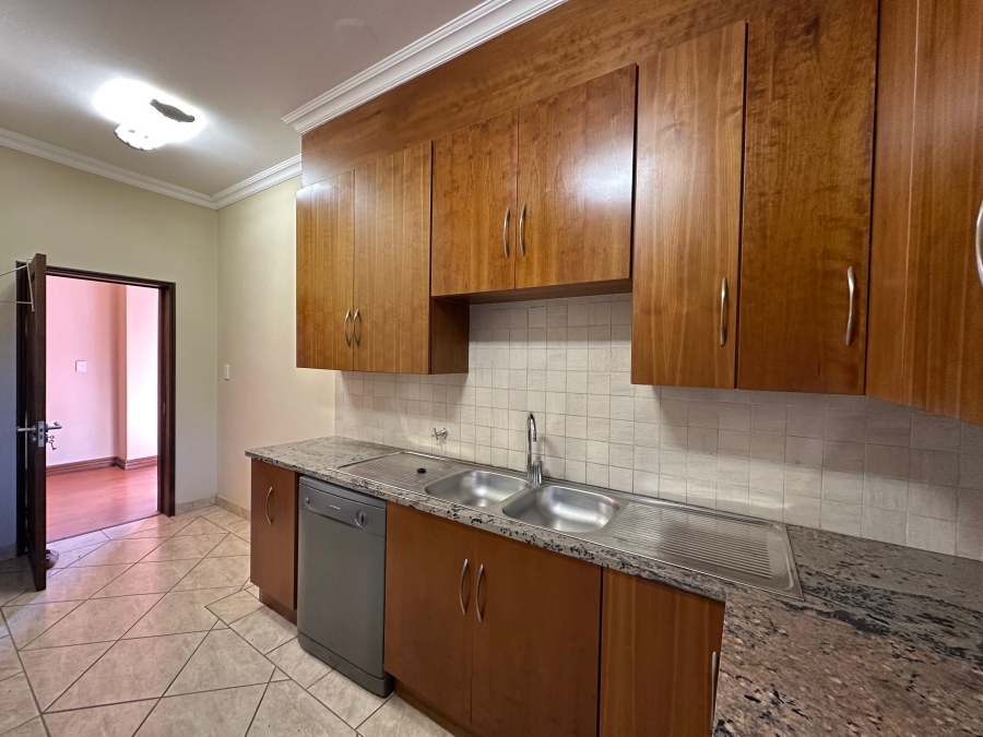 5 Bedroom Property for Sale in Xanadu Eco Park North West